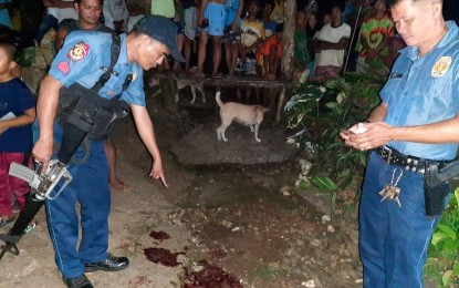 <p><strong>INVESTIGATION.</strong> Police process the crime scene where Negros Oriental broadcaster Renato "Rey" Blanco was stabbed dead in Mabinay town on Sunday evening (Sept. 18, 2022). Investigators are looking into the possible motives for his death, including personal grudge, politics, and job-related. <em>(Photo courtesy of the Negros Oriental Provincial Police Office)</em></p>