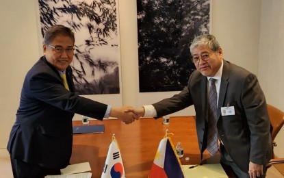 <p><strong>CLOSER TIES.</strong> Foreign Affairs Secretary Enrique Manalo (right) and Korea’s Foreign Minister Park Jin shake hands during a discussion on the sidelines of the 77th United Nations General Assembly in New York on Sept. 19, 2022. A strategic partnership would pave the way for an even closer people-to-people exchanges through tourism, education exchanges and labor cooperation. <em>(Photo courtesy of DFA)</em></p>