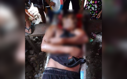 <p><strong>KILLING CONTINUES.</strong> A member of the Manobo tribe, Joel Meniano, is gunned down by New People’s Army (NPA) rebels on Wednesday (Sept. 21, 2022) in the hinterlands of Barangay Calatngan, San Miguel, Surigao del Sur. Meniano is the second Manobo tribe member allegedly killed by the NPA rebels this month.<em> (Photo courtesy of Datu Rico Maca)</em></p>