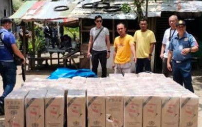 <p><strong>SMUGGLED CIGARETTES.</strong> Authorities seize some PHP1.1 million smuggled cigarettes as they arrest one person in Barangay Old Labangan, Labangan, Zamboanga del Sur Thursday (Sept. 22, 2022). The contraband was being unloaded when seized by a team of police officers and soldiers. <em>(Photo courtesy of Area Police Command-Western Mindanao)</em></p>