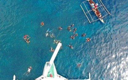 <p><strong>FIRST TIME.</strong> Sixty-five divers join the start of the Bay Deep Mati Freediving in Pujada Bay, Mati City, Davao Oriental on Saturday (Sept. 24, 2022). The four-day festival is the first freediving event in the country. <em>(Courtesy of Mati-CIO)</em></p>