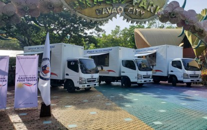 <p><strong>FOOD TRUCKS.</strong> The Office of the Vice President (OVP) is set to deploy three “Kalusugan” food trucks in areas affected by natural and human-induced calamities. In a blessing ceremony Monday (Sept. 26, 2022) in Davao City, Lemuel Ortonio, OVP assistant chief of staff, says the trucks will be deployed in Luzon, Visayas and Mindanao.<em> (PNA photo by Che Palicte)</em></p>