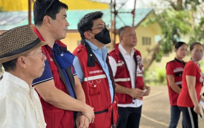 <p>DSWD Secretary Erwin Tulfo with fellow officials. <em>(Photo courtesy of Bongbong Marcos FB page)</em></p>