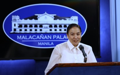 <p><strong>PESO DEPRECIATION</strong>. Press Secretary Trixie Cruz-Angeles holds a press briefing at Malacañan Palace on Tuesday (Sept. 27, 2022). Angeles said President Ferdinand "Bongbong" Marcos Jr. is "in constant touch" with the country's economic managers amid the continued depreciation of the Philippine peso against the US dollar. <em>(Photo by Valerie Escalera)</em></p>