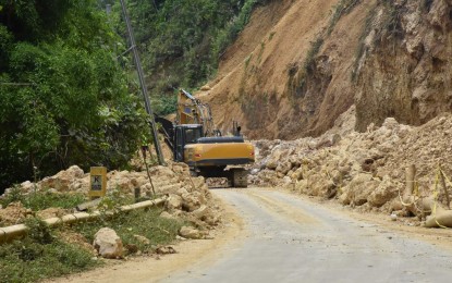 <p><strong>EROSION</strong>. The highway in Taft, Eastern Samar frequently hit by landslides and rockfalls. The Department of Public Works and Highways (DPWH) is eyeing to protect 1.7 kilometers of road stretch in Eastern Samar from frequent rock slides through a netting project.<em> (Photo courtesy of DPWH)</em></p>
