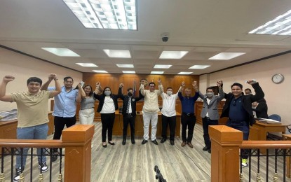 <p><strong>PROCLAMATION. R</strong>oel Degamo (6th from left) is proclaimed governor of Negros Oriental at the Commission on Elections headquarters in Intramuros, Manila on Monday (Oct. 3, 2022). Degamo unseated Pryde Henry Teves after the votes of a nuisance candidate, Ruel Degamo, was counted in his favor, resulting in 331,726 votes as against Teves’ 301,319. <em>(Courtesy of Roel Degamo Facebook)</em></p>