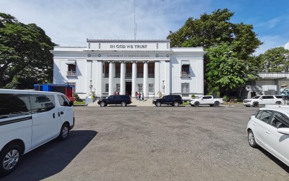 <p><strong>BUSINESS AS USUAL</strong>.  Despite the ongoing political battle for the governorship of Negros Oriental, business continued at the capitol on Friday (October 7, 2022). Pryde Henry Teves insists that he is still the governor and refuses to vacate while awaiting a Supreme Court decision while Roel Degamo, proclaimed by a Comelec en banc ruling as the new governor, wants the DILG to install him in office. <em>(PNA photo by Judy Flores Partlow) </em></p>