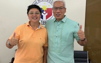 <p>Philippine Canoe Kayak Dragonboat Federation (PCKDF) head coach Len Escollante (left) with Philippine Sports Commission chairman Jose Emmanuel "Noli" Eala. <em>(Photo courtesy of PCKDF)</em></p>