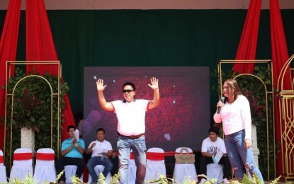 <p><strong>THANKSGIVING</strong>. Negros Oriental Governor Roel Degamo, joined by his wife, Pamplona Mayor Janice Degamo, addresses a huge crowd on Saturday (Oct. 15, 2022) at the Freedom Park following a thanksgiving caravan. Degamo was recently installed as the new governor following the disqualification of a nuisance candidate whose votes that were transferred to him, made him the winner in the May 9 polls. <em>(Photo courtesy of Gov. Roel Ragay Degamo Facebook) </em></p>