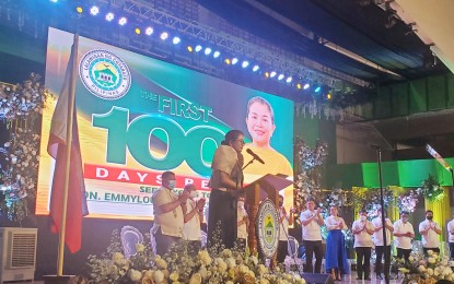 <p><strong>FIRST 100 DAYS.</strong> North Cotabato Governor Emmylou Taliño-Mendoza highlights during her first 100 days report on Monday (Oct. 24, 2022) in Kidapawan City the various health services being delivered by her administration, especially to the geographically isolated and disadvantaged areas (GIDA). During the period, she said they served 72 barangays from July to September benefiting more than 13,000 patients. <em>(PNA photo by Che Palicte)</em></p>