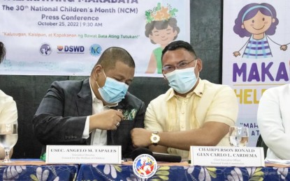 <p><strong>STREET CHILDREN</strong>. National Youth Commission Chairperson Ronald Cardema (right) fist bumps Council for the Welfare of Children (CWC) Undersecretary Angelo Tapales (left) in this undated photo. In a Facebook post on Wednesday (Oct. 26, 2022), Cardema proposed the creation of an inter-agency task force that would address concerns regarding the welfare of street children.<em> (Photo courtesy of National Youth Commission Facebook page)</em></p>