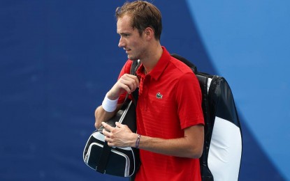 Russia’s Medvedev opens ATP tourney with straight sets win