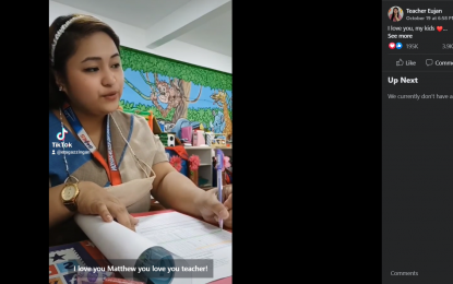 <p><strong>I LOVE YOU</strong>. Eujan Ruflyn Alice Gazzingan-Abracia, 30, a Kindergarten teacher in Taguig City, calls her students by their names with "I love you's" for their class attendance, in a post on Wednesday (October 19, 2022). The video quickly went viral and reached almost three million views. <em>(Screengrab)</em></p>