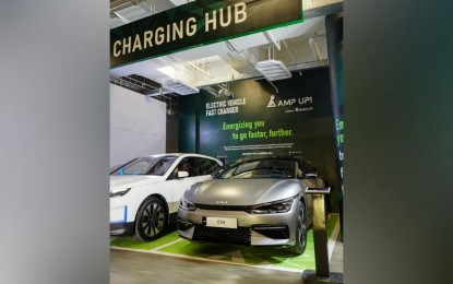 <p><strong>E-VEHICLES</strong>. Kia EV6 electric vehicles are on display at the launching of Ayala Land, Inc. e-vehicle charging hub in Makati City on Thursday (Oct. 27, 2022). ALI will put up 20 e-vehicle chargers in strategic locations across Luzon. <em>(Photo courtesy of Kia Philippines)</em></p>