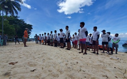 <p><strong>LIFE-SAVING TRAINING.</strong> Some 45 lifeguards starts their 10-day water search and rescue and life guarding skills training on Tuesday (Nov. 8, 2022) at the Kaputian Beach Park, Island Garden City of Samal, Davao del Norte. After their graduation on Nov. 18, the lifeguards will be deployed to the various resorts on the island. <em>(PNA photo by Che Palicte)</em></p>