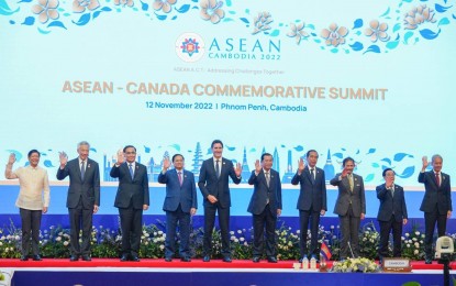<p><strong>ASEAN-CANADA</strong>. President Ferdinand R. Marcos Jr. (left) joins Canadian Prime Minister Justin Trudeau (5th from left) and other heads of states at the Association of Southeast Asian Nations-Canada Commemorative Summit in Phnom Penh, Cambodia on Saturday (Nov. 12, 2022). Marcos thanked the government of Canada for employing Filipinos. <em>(Courtesy of Bongbong Marcos Facebook)</em></p>