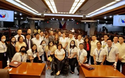 <p><strong>SENATE SUPPORT</strong>. Vice President Sara Duterte poses with senators and staff members for a photo, following the budget hearing on Monday (Nov. 14, 2022). Duterte thanked senators for showing their support for their social services programs. <em>(Photo courtesy: Office of the Vice President)</em></p>
