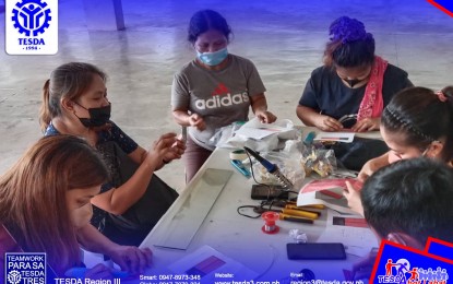 <p><strong>SKILLS TRAINING</strong>. The Technical Education and Skills Development Authority has conducted skills training for the indigenous peoples (IPs) residing in Barangay Poonbato, one of the Poverty Reduction, Livelihood and Employment Cluster priority villages in Botolan, Zambales. The training program is under the agency’s Special Training for Employment Program which intends to address the specific skills needs of communities and promote employment, through entrepreneurial, self-employment and service-oriented activities.<em> (Photo courtesy of TESDA Region 3)</em></p>