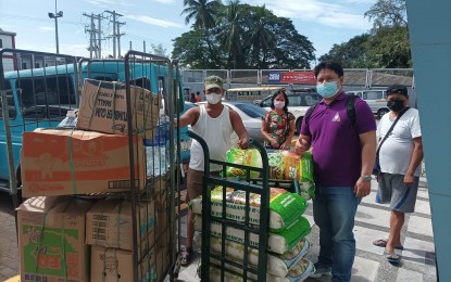 <p><strong>LIVELIHOOD PROGRAM</strong>. Displaced transport workers in Central Luzon received livelihood packages on Nov. 17, 2022. They are among the program beneficiaries of the government’s “EnTSUPERneur” program which aims to provide alternative sources of income to public transport drivers affected by the Public Utility Vehicle Modernization Program and coronavirus disease 2019 pandemic. <em>(Photo courtesy of LTFRB Region III)</em></p>