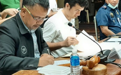 <p><strong>DRUG-CLEARED.</strong> The Regional Oversight Committee on Barangay Drug-Clearing on Monday (Nov. 22, 2022) declares another four barangays of Zamboanga City as drug-cleared villages. Mayor John Dalipe (in white shirt) lauds Tuesday the officials of the four barangays for successfully presenting their respective anti-illegal drugs campaign to the committee. <em>(Photo courtesy of City Hall PIO)</em></p>