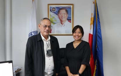 <p>Presidential Commission for the Urban Poor Chairperson and CEO Undersecretary Elpidio Jordan Jr. and Grab Philippines Public Affairs Manager Carole Malenab during the courtesy visit at the PCUP Central Office. <em>(Photo courtesy of the PCUP)</em></p>