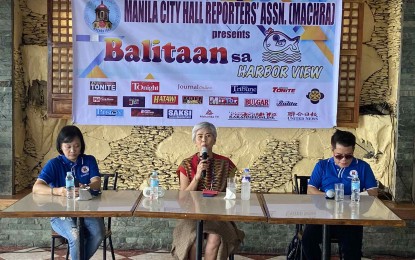 <p>Manila Mayor Honey Lacuna (center) <em>(Contributed photo)</em></p>
