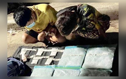 <p><strong>DRUG HAUL.</strong> Two cousins are caught with 5.12 kilos of shabu worth PHP34.8 million in a buy-bust in Cebu City on March 26, 2022. Sale of shabu, regardless of quantity and purity, carries the penalty of life imprisonment and a fine ranging from PHP500,000 to PHP10 million. <em>(Contributed photo)</em></p>