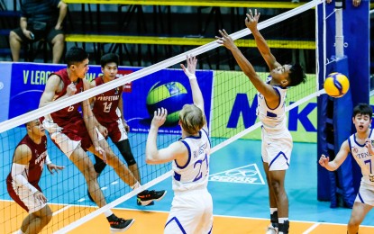 <p><strong>AMAZING SPIKE.</strong> University of Perpetual Help middle blocker KC Andrade scores on a spike during the match against Ateneo de Manila University in the V-League Men's Collegiate Challenge at the Paco Arena in Manila on November 27, 2022. Perpetual won, 25-21, 25-21, 25-20, to win the bronze medal. <em>(Photo courtesy of PVL Media Bureau)</em></p>