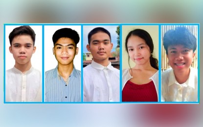 <p><strong>ILOCOS NORTE PRIDE</strong>. Ilocos Norte’s Math wizards (from left): Charlie Quetula, Cesar Respicio Jr., Jesrel Gudoy Jr., Ma. Cassandra Reich Duque, and Christian Ray Malvar. The five will compete in the World International Mathematical Olympiad in Bangkok, Thailand on Jan. 7-8, 2023. (<em>Photo courtesy of SNHS)</em></p>