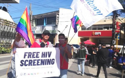 <p><strong>FREE SCREENING.</strong> The Baguio City Health Services Office is drumming up its information education campaign on human immunodeficiency virus to better inform the public, especially the vulnerable population of the preventive measures and available services it offers as shown here at the Peoples’ Park in Baguio City in this undated photo. The HSO was alarmed by the drastic increase in HIV cases in the city, with 34 new cases confirmed in the first eight months of the year. <em>(PNA file photo by Liza T. Agoot)</em></p>