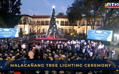 <p><strong>CHRISTMAS TREE LIGHTING</strong>. President Ferdinand R. Marcos Jr. on Saturday (Dec. 3, 2022) leads the traditional Christmas tree lighting ceremony at the Kalayaan Grounds in Malacañan Palace. <em>(Screenshot from Radio Television Malacañang) </em></p>