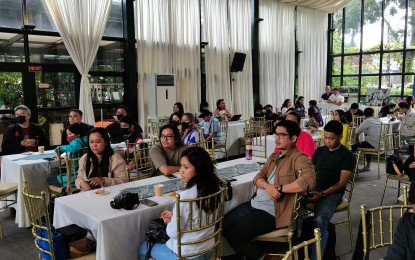<p><strong>ROADSHOW.</strong> Local creative content artists attend the Ayo Roadshow 2022 on Nov. 29, 2022 in Dumaguete City. The Negros Oriental Chamber of Commerce and Industry said these artists should formally organize themselves for better promotion of their skills, talents and services. <em>(PNA photo by Judy Flores Partlow)</em></p>