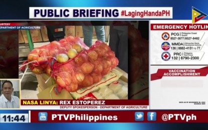 <p><strong>WHITE ONIONS</strong>. The Department of Agriculture (DA) deputy spokesperson Rex Estoperez reiterates that the selling white onions, either online or in markets, is illegal, during the Laging Handa public briefing on Monday (Dec. 5, 2022). He urged the public to report to authorities any unauthorized selling of white onions. <em>(Screengrab)</em></p>
