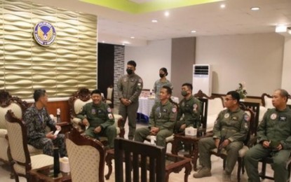 <p><strong>BOOSTING EXCHANGES.</strong> Officials of the Japan Air Self-Defense Force (JASDF) pay a courtesy call on commanders of major Philippine Air Force units at the Clark Air Base in Mabalacat City, Pampanga on Monday (Dec. 5, 2022). The JASDF officials along with their PAF counterparts visited the unit-to-unit exchange activities that are currently ongoing. <em>(Photo courtesy of Philippine Air Force)</em></p>