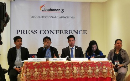 <p><strong>LISTAHANAN 3.</strong> Officials of the Department of Social Welfare and Development answer queries from the media during a press conference on Wednesday (Dec. 7, 2022) in Legazpi City. Listahanan 3, the third version of the National Household Targeting System for Poverty Reduction, is an information system for identifying who and where the poor households are, which can be used as basis for targeting beneficiaries for social protection programs.<em> (PNA photo by Connie Calipay)</em></p>