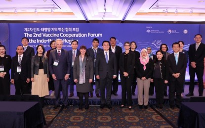 <p><strong>UNIVERSAL VACCINE ACCESS.</strong> Philippine Ambassador to South Korea Maria Theresa Dizon-de Vega with Dr. Tore Godal, GAVI founding CEO; Australian Ambassador Catherine Raper; Vice Minister of Foreign Affairs Hyundong Cho and other health experts from South Korea, the US, Australia, and the ASEAN nations at The 2nd Vaccine Cooperation Forum attend the Indo-Pacific Region in Seoul, South Korea on Wednesday (Dec. 7, 2022). The Philippines joined the international community in its initiative to provide free and universal access to quality jabs against Covid-19 and other vaccine-preventable diseases. <em>(Photo by Ma. Teresa Montemayor)</em></p>