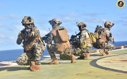 <p><strong>GOPLAT</strong>. Military personnel conduct a "GOPLAT" exercise aboard the Malampaya platform on Dec. 4, 2022. The exercise aims to assess the operational readiness and preparedness of Joint Task Force West and Joint Task Force Malampaya in securing the Malampaya Natural Gas to Power Project platform in cases of emergencies. <em>(Photo courtesy of Naval Forces West) </em></p>