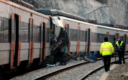 2 trains collide in Barcelona, more than 150 hurt
