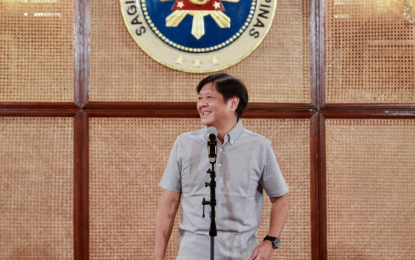 Marcos thanks Palace media for ‘working hard’ to deliver news