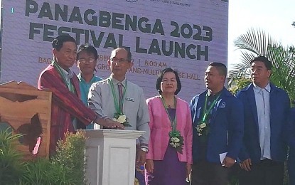 <p><strong>BACK IN 'FULL BLOOM'.</strong> Officials of the Baguio City government and the Baguio Flower Festival Foundation lead the launch of the Panagbenga 2023 on Monday (Dec. 12, 2022). Major events that serve as highlights of the festival include the grand street dancing parade and float parades set on Feb. 25 and 26, 2023, respectively. <em>(PNA photo by Liza T. Agoot)</em></p>