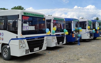 <p><strong>MODERN MASS TRANSPO</strong>. Five new modern vehicles start their operations in three major routes in Butuan City on Monday (Dec. 12, 2022). The new vehicles, which will be operated by a local cooperative, will provide efficient and comfortable transportation to commuters under the Public Utility Vehicle Modernization Program of the government. <em>(Photo courtesy of BALTRANSCO)</em></p>