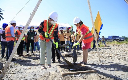 <p><strong>MEDICINE WAREHOUSE.</strong> Davao de Oro Governor Dorothy Gonzaga (right) and Department of Health in Davao Region (DOH-11) director Dr. Annabelle Yumang lead the groundbreaking ceremony to officially start the construction of the PHP10 million medicine warehouse at the provincial capitol in Nabunturan town on Dec. 10, 2022.  The building will serve as a storage facility for medical commodities. <em>(Photo from Davao de Oro PIO)</em></p>