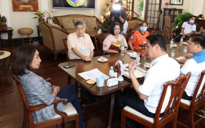 <p><strong>DELAYED ROAD PROJECT.</strong> Governor Gwendolyn Garcia meets with the officials of the Department of Public Works and Highways (DPWH-7) headed by its regional director Ernesto Gregorio Jr. in this November 2022 photo. Following Garcia's threat to press charges against DPWH-7 officials, Regional Development Council (RDC-7) co-chair Kenneth Cobonpue on Monday (Dec. 19, 2022) urged the DPWH to intervene on the road project along the junction of United Nations Ave. in Mandaue City, Cebu which has been delayed for three years already. <em>(Photo courtesy of Cebu Capitol PIO)</em></p>