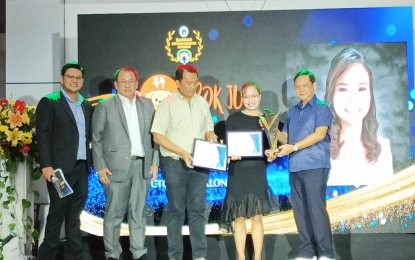 <p><strong>AWARDEE</strong>. Rina Malones, a full-time nurse and entrepreneur won the Aspiring Ilonggo Entrepreneur Award during the first Ilonggo Entrepreneur Awards of the Philippine Chamber of Commerce and Industry (PCCI) -lloilo Wednesday (Dec. 28, 2022). Malones started her business at the height of the pandemic with just PHP2,000 capital and currently has already opened three branches earning a seven-digit income. <em>(PNA contributed photo)</em></p>