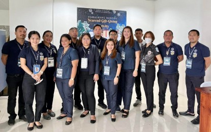<p><strong>HIGHER REVENUE</strong>. The Bureau of Customs Subport of Dumaguete exceeded its target revenue collection for 2022 by as much as PHP2 billion. Acting Customs Collector Gina Fatima Lasola (fourth from right, shown here with her staff) said the total 2022 tax collection reached PHP8.591 billion or 38.76 percent higher than the target of some PHP6.4 billion. <em>(Photo courtesy of BOC Dumaguete Subport Office)</em></p>
