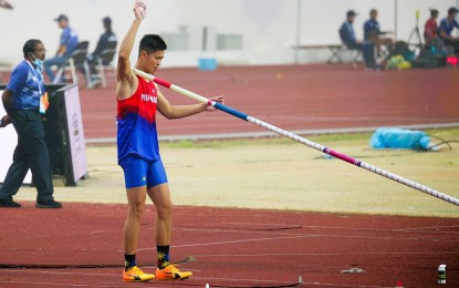 <p><strong>PH DELEGATION</strong>. Filipino pole vaulter Ernest John Obiena prepares to compete during the Vietnam SEA Games on May 14, 2022. He will lead the 17-member Philippine team to the 10th Asian Indoor Athletics Championships scheduled from Feb. 10 to 12 in Nur Sultan, Kazakhstan.<em> (Contributed photo)</em></p>