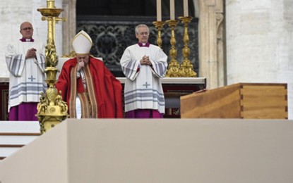 <p><strong>RESTING PLACE </strong>Pope Francis presides over the funeral of Pope Emeritus Benedict XVI on Thursday (Jan.5, 2023). It was the first in modern history that a sitting pontiff led such proceedings. <em>(ANSA)</em></p>