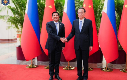<p><strong>STRONG PHILIPPINE-CHINA TIES.</strong> President Ferdinand R. Marcos Jr. meets with Chinese Premier Li Keqiang at the Great Hall of the People in Beijing, China on Wednesday (Jan. 4, 2023). During their meeting, Marcos stressed the importance of building a strong partnership between the Philippines and China for the mutual benefit of both countries as they face multiple challenges in the future. (Photo courtesy of OP)</p>