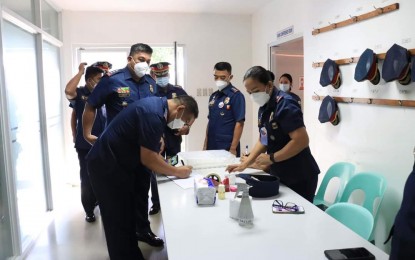 <p><strong>DRUG TEST</strong>. The Ilocos Police Region Office conducts a surprise drug test on third-level officers and police lieutenant colonels in the region on Monday (Jan. 9, 2023). This was after some 17 third-level officers earlier signed their courtesy resignation in adherence to the call of Secretary of Interior and Local Government Benhur Abalos as part of the campaign against illegal drugs and internal cleansing of the Philippine National Police. <em>(Photo courtesy of PRO-1's Facebook page)</em></p>