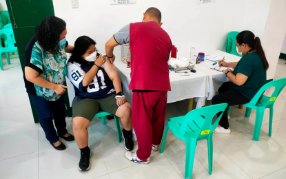 <p><strong>MORE VACCINATIONS</strong>. Health workers at the city-run JR Borja General Hospital continue to administer Covid-19 vaccinations to the public on Monday (Jan. 9, 2023). The Cagayan de Oro City government is set to continue implementing vaccination drives for Covid-19, as well as for measles. <em>(Photo courtesy of JRBGH)</em></p>